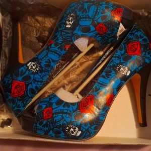 Iron Fist heels size 10- new!!!